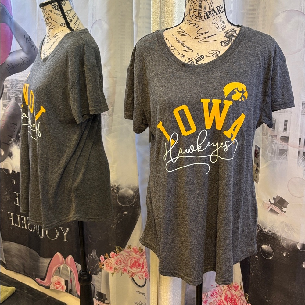 NWT Iowa Hawkeyes Women's Gray T-Shirt